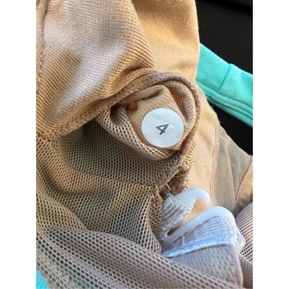 Lululemon Inner Strength Athletic Tank Top in Oasis River Rock Aqua Teal Size 4 - Picture 3 of 6